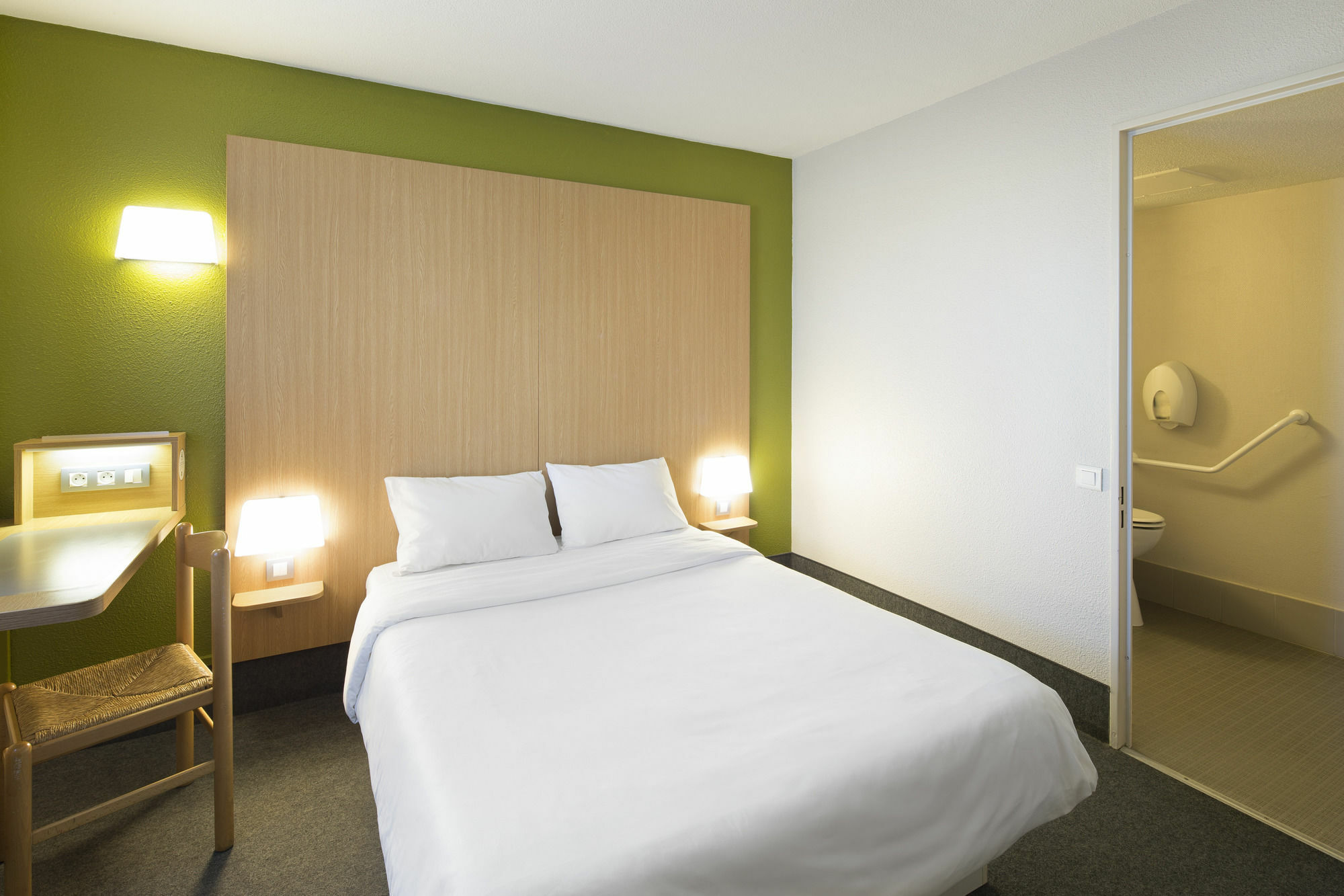 B&B Hotel Saint-Etienne Monthieu Exterior photo